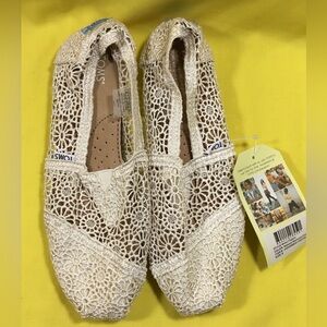 TOMS Women's Crochet Alpargata Slip-Ons in Cream SZ 8